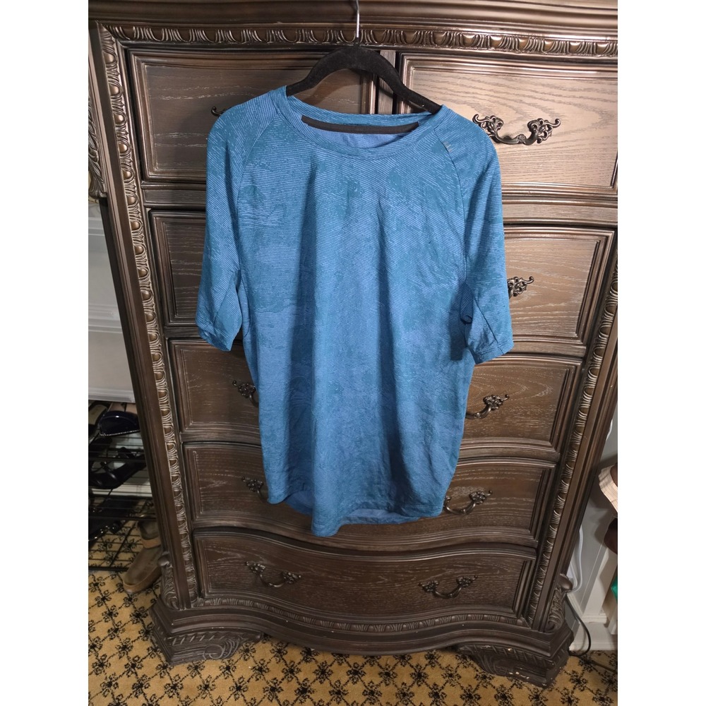 Lululemon Metal Vent Tech Short Sleeve Shirt Teal Blue Camo Mens M